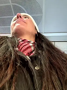 Webcam Model (eveangelll)  is live.Free join now!