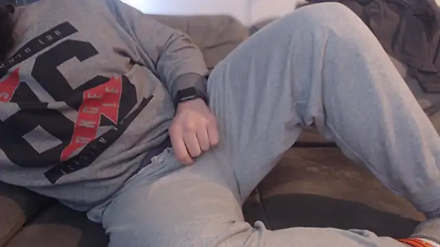 hugemachohandsome webcam