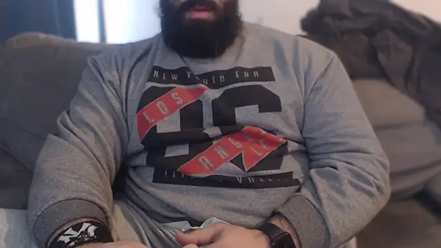 hugemachohandsome webcam