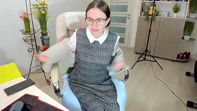 vika73 - Vika73's free webcam - UK Sex Cams