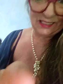 Webcam Model (Hot-Muci)  is live.Free join now!