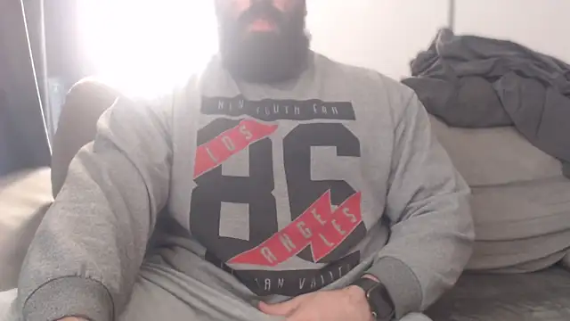 hugemachohandsome webcam