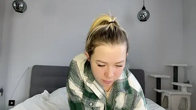 Embersweetbunny webcam