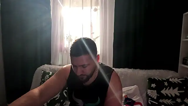 Gold_Alpha_Boy webcam