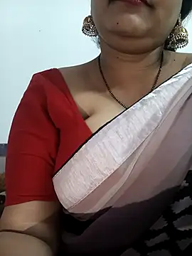 Webcam Model (Nyra-23)  is live.Free join now!