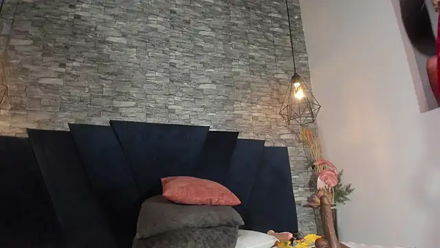 emily_brown18 (F young) - show squirt