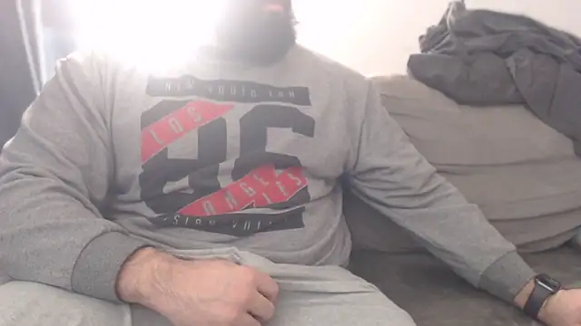 hugemachohandsome webcam