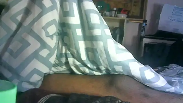 ON3YOULLN3VER_FIR3 webcam