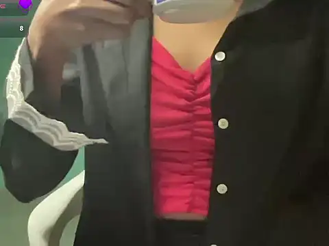 classy_kritii webcam