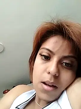 mia_hottie2210 webcam