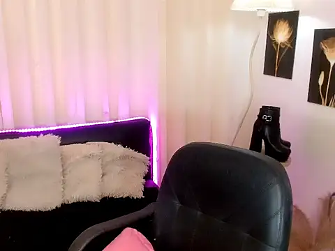 All_Hail_Your_Majesty webcam