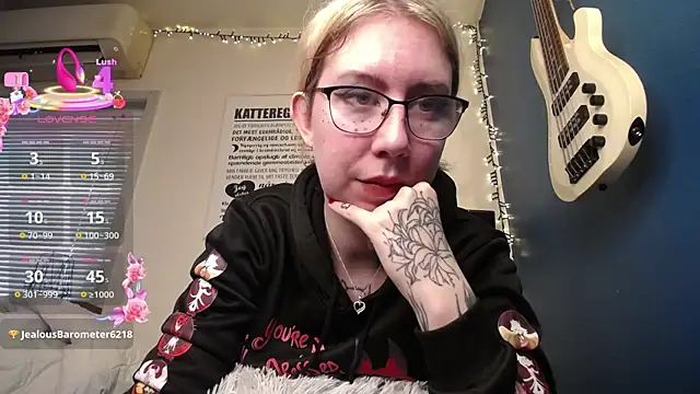 TattooedGirlDK webcam