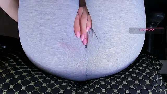 Cameltoe_squirt_inPants webcam