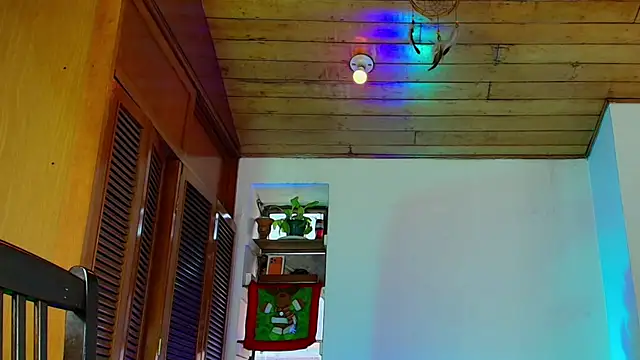 linda_moralesss webcam