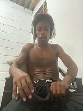 Larry-n-clouds webcam