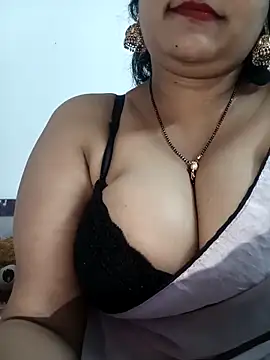 Webcam Model (Nyra-23)  is live.Free join now!