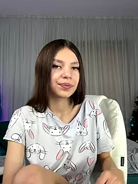 Little__Lunaa webcam