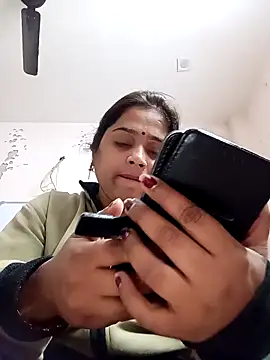 Webcam Model (Trisha_71)  is live.Free join now!