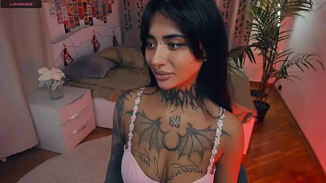 CharimgSabrina webcam