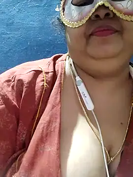 tamilthanushri (F milf) - Boobs show