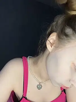 Webcam Model (Holy_Poly)  is live.Free join now!