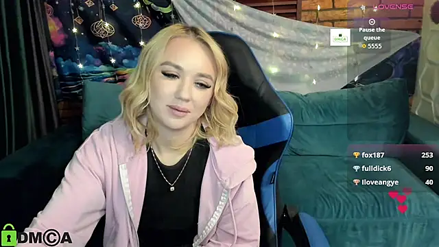 CrystalGirl99 webcam