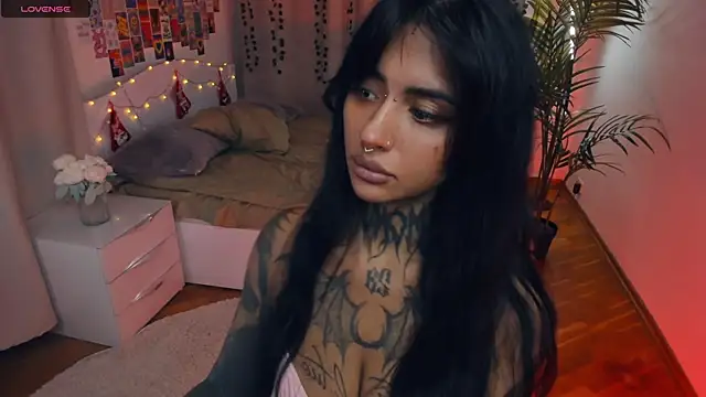 CharimgSabrina webcam