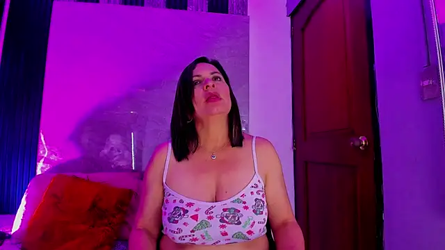 Agatha_Pleasure webcam