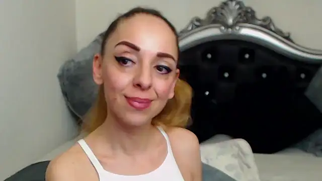 AylyneRichards webcam