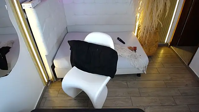 Bruja__Scarlata webcam