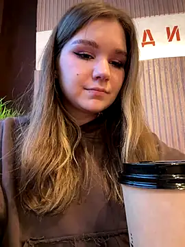 pumashyxd (F young) - SQUIRT IN THE CAFE UNDER TABLE