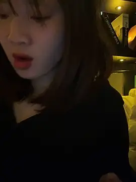 美女littleqiu在线直播