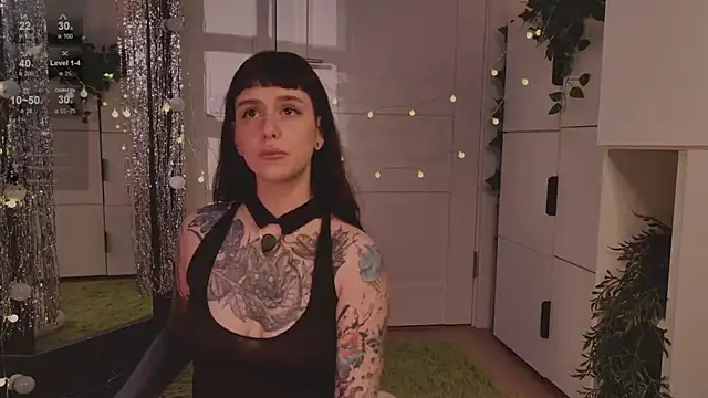 MichaellaMoon webcam