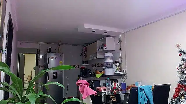 Caroline_Jons webcam