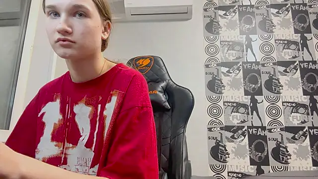 helgicuteness webcam