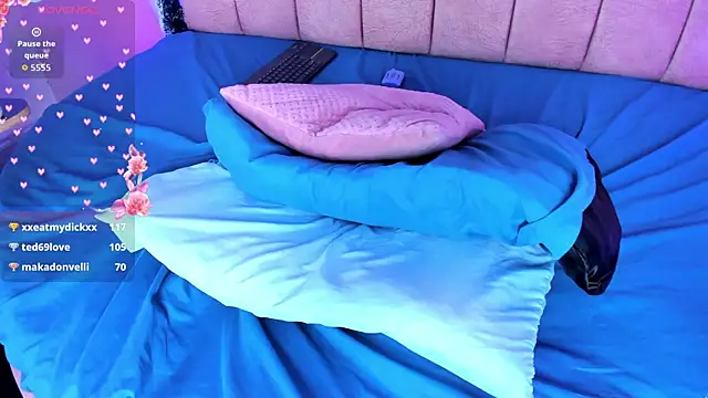 VelvetQueen__ webcam