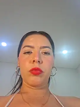 Webcam Model (Anal_Luucia)  is live.Free join now!