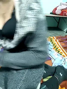 Webcam Model (Yours-Zeenat)  is live.Free join now!