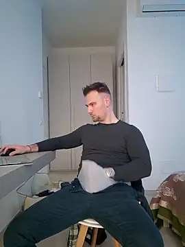 mrlyuis (M young) - Cumshot video in pm + flash cock