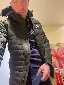 rotteei1 (M young) - Show Dick in car public