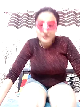 Webcam Model (Gullapi)  is live.Free join now!