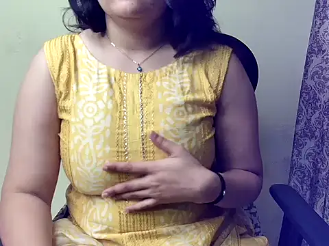 Eera_Roy live cam screenshot female on CamHD – HD Live Webcams & Adult Chat