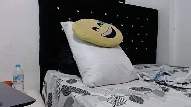 lovemee_30 - Lovemee_30's free webcam - UK Sex Cams