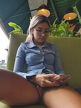 Pretty_roxxyy webcam