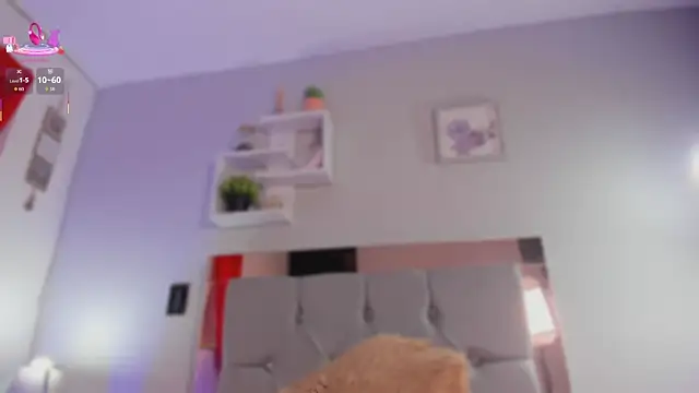 caro_sanchezz webcam