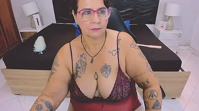 laura_riley webcam