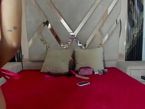 KloeANDbritany webcam