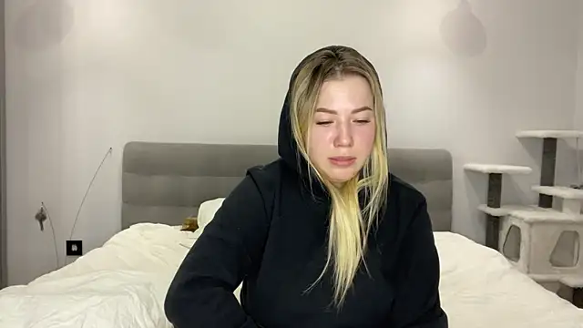 Embersweetbunny webcam