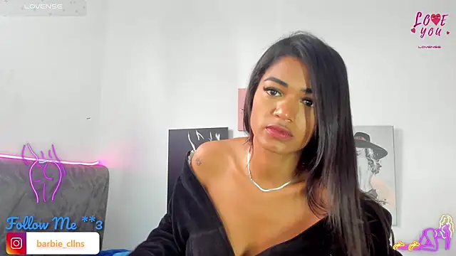 BarbieHotLaura webcam