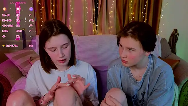 Girls_Fingers webcam